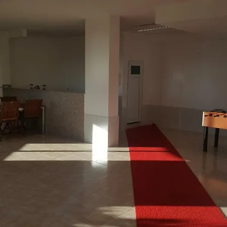 Dinek Mahallesi,eski Antalya Yplu Cad.,uygun Cleopatra 3 Sitesi No:59 Blok:e Daire:2 Apartment *